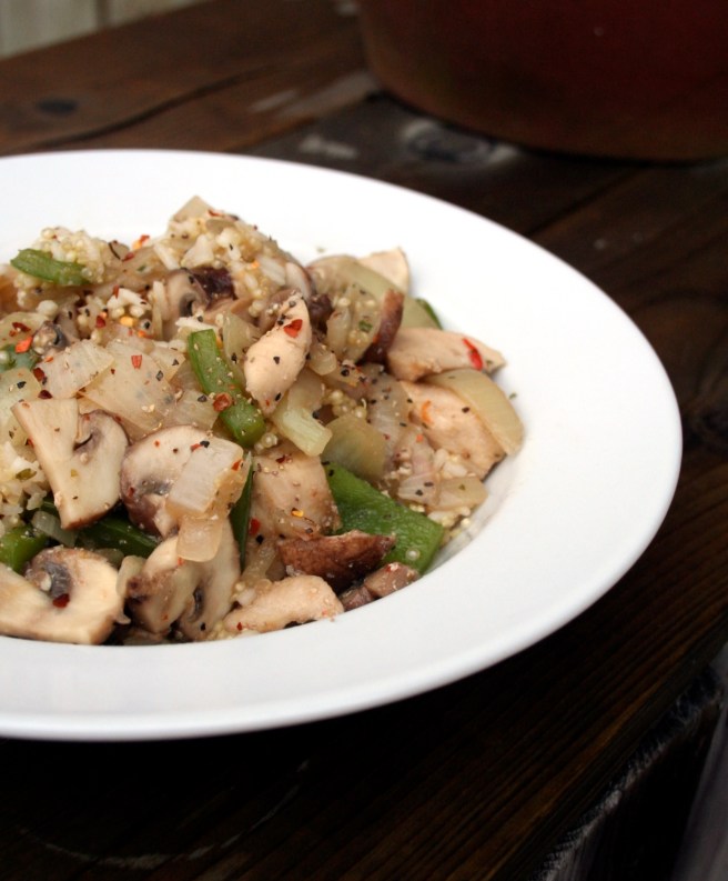 Green pepper, chicken and mushroom quinoa with a sweet chili sauce2